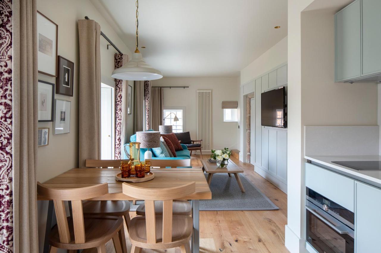 Cheval Abbey Strand Apartments, At Holyrood エディンバラ エクステリア 写真