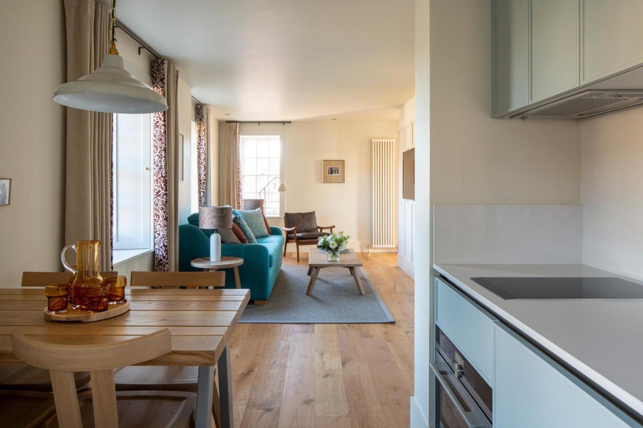 Cheval Abbey Strand Apartments, At Holyrood エディンバラ エクステリア 写真