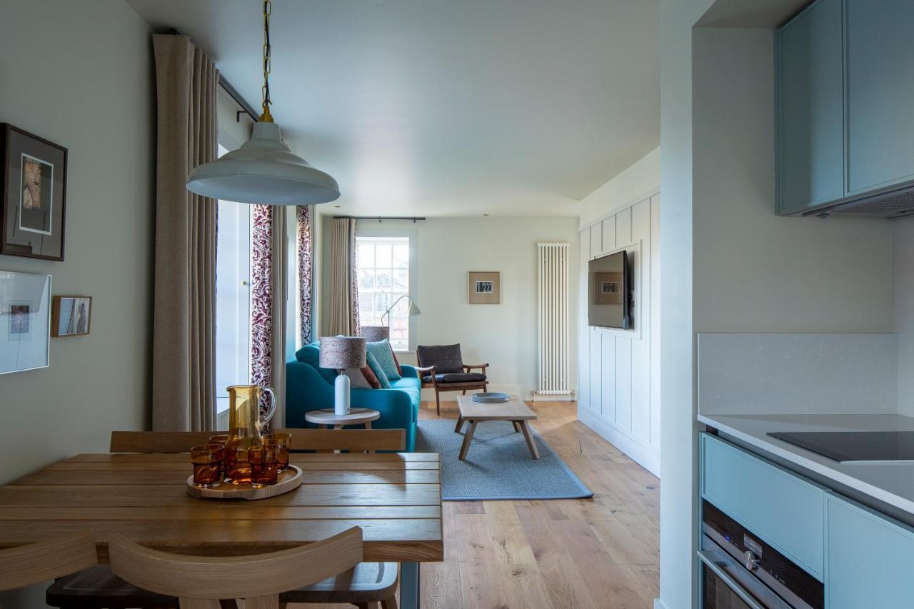Cheval Abbey Strand Apartments, At Holyrood エディンバラ エクステリア 写真