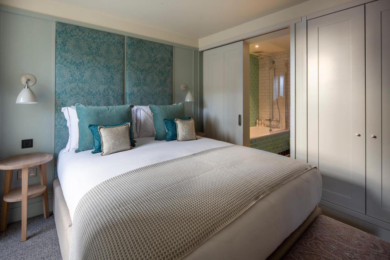 Cheval Abbey Strand Apartments, At Holyrood エディンバラ エクステリア 写真