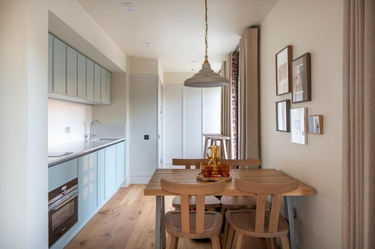 Cheval Abbey Strand Apartments, At Holyrood エディンバラ エクステリア 写真